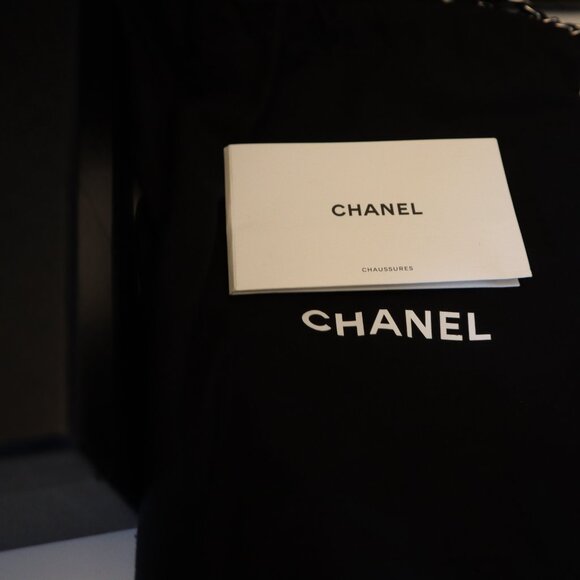 Chanel 23C Black Sandals T-Strap Pearl CC Leather Grosgrain Block Heel Size 8.5 - Picture 15 of 15